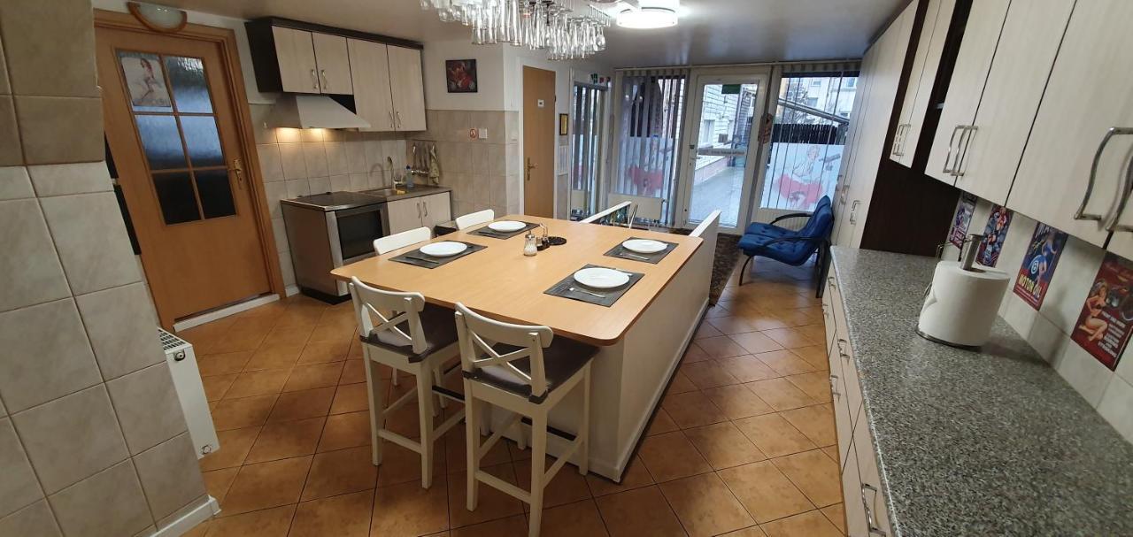 Aparthotel 4 ,, Cosy House Billiard " - Sauna & Parking Kaunas Esterno foto