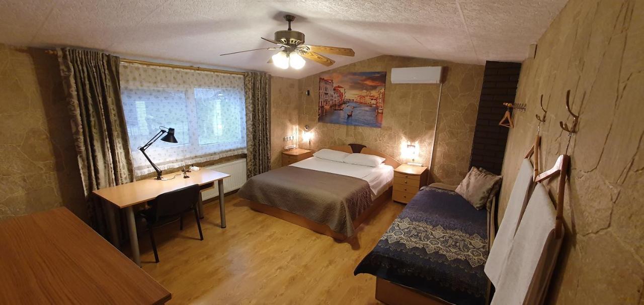 Aparthotel 4 ,, Cosy House Billiard " - Sauna & Parking Kaunas Esterno foto