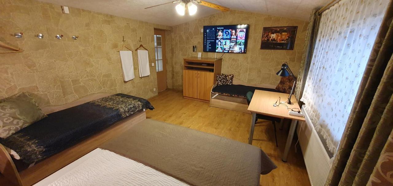 Aparthotel 4 ,, Cosy House Billiard " - Sauna & Parking Kaunas Esterno foto