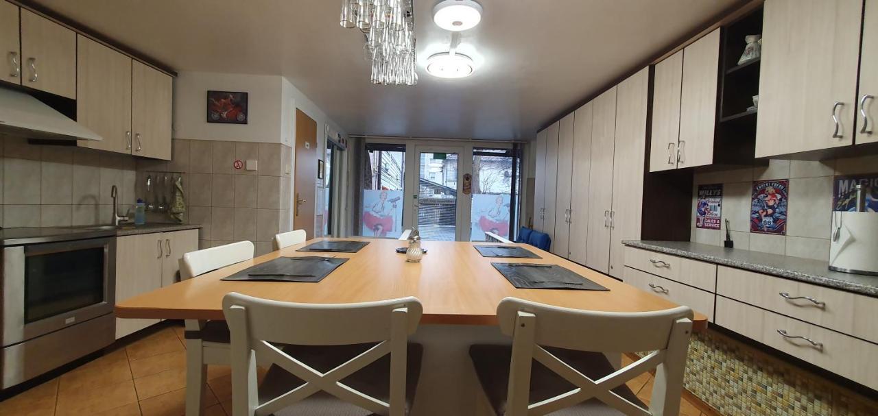 Aparthotel 4 ,, Cosy House Billiard " - Sauna & Parking Kaunas Esterno foto