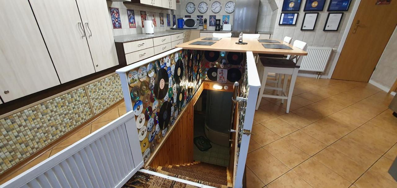 Aparthotel 4 ,, Cosy House Billiard " - Sauna & Parking Kaunas Esterno foto
